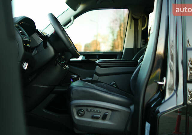 Чорний Фольксваген Мультиван, об'ємом двигуна 2 л та пробігом 265 тис. км за 45000 $, фото 25 на Automoto.ua