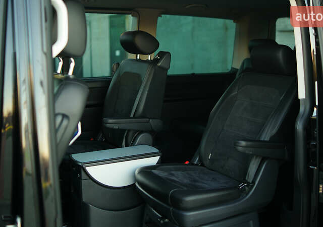 Чорний Фольксваген Мультиван, об'ємом двигуна 2 л та пробігом 265 тис. км за 45000 $, фото 38 на Automoto.ua