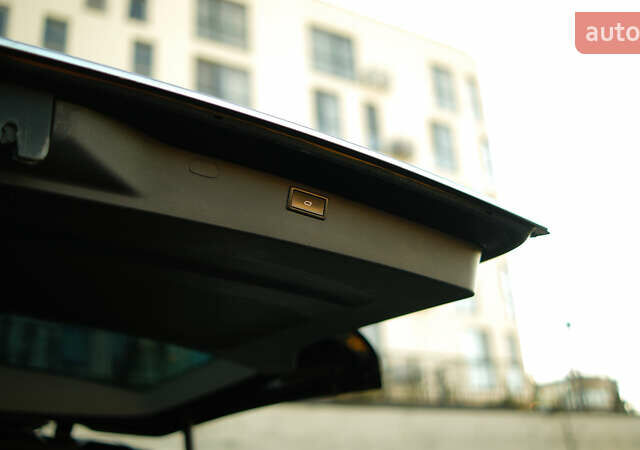 Чорний Фольксваген Мультиван, об'ємом двигуна 2 л та пробігом 265 тис. км за 45000 $, фото 18 на Automoto.ua