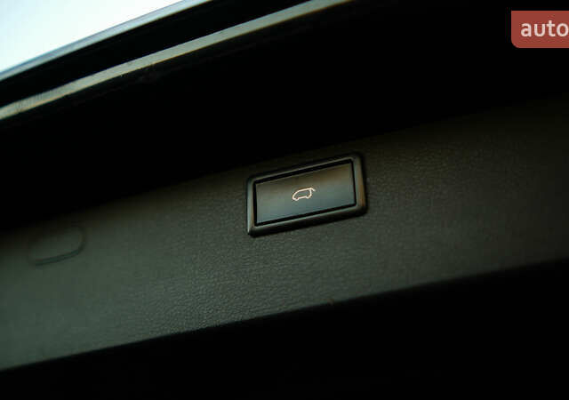 Чорний Фольксваген Мультиван, об'ємом двигуна 2 л та пробігом 265 тис. км за 45000 $, фото 13 на Automoto.ua