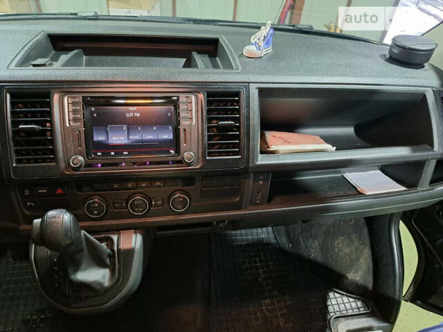 Черный Фольксваген Мультиван, объемом двигателя 1.97 л и пробегом 183 тыс. км за 34000 $, фото 7 на Automoto.ua