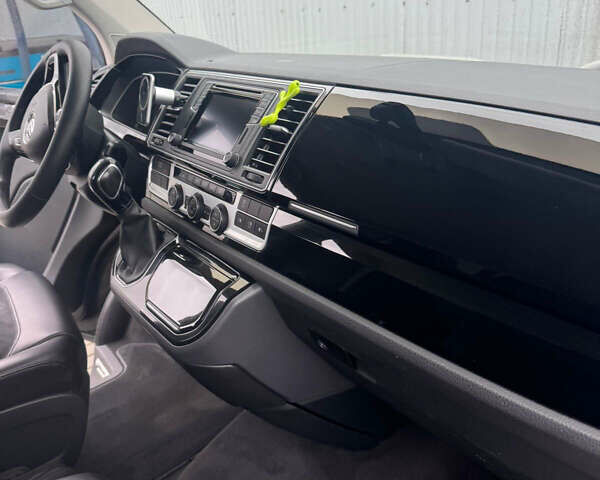 Черный Фольксваген Мультиван, объемом двигателя 1.97 л и пробегом 222 тыс. км за 37000 $, фото 17 на Automoto.ua