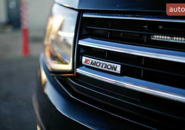 Чорний Фольксваген Мультиван, об'ємом двигуна 2 л та пробігом 265 тис. км за 45000 $, фото 2 на Automoto.ua