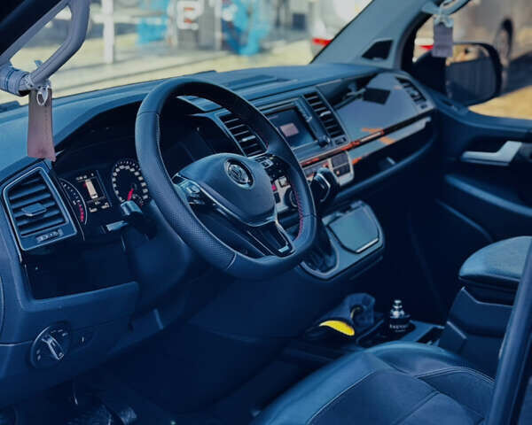 Фольксваген Мультиван 2016 у Вінниці на Automoto.ua Чорний Фольксваген Мультиван, об'ємом двигуна 2 л та пробігом 254 тис. км за 45000 $, фото 17 на Automoto.ua