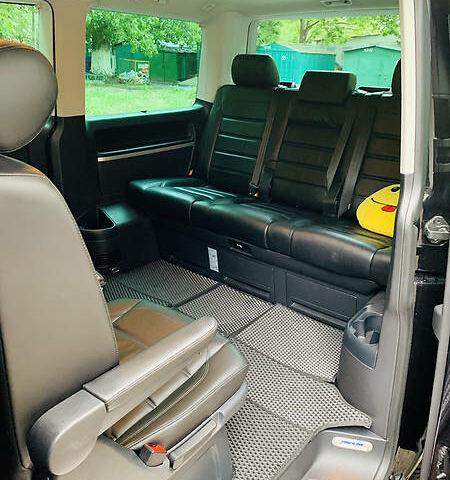 Чорний Фольксваген Мультиван, об'ємом двигуна 2 л та пробігом 152 тис. км за 45500 $, фото 10 на Automoto.ua