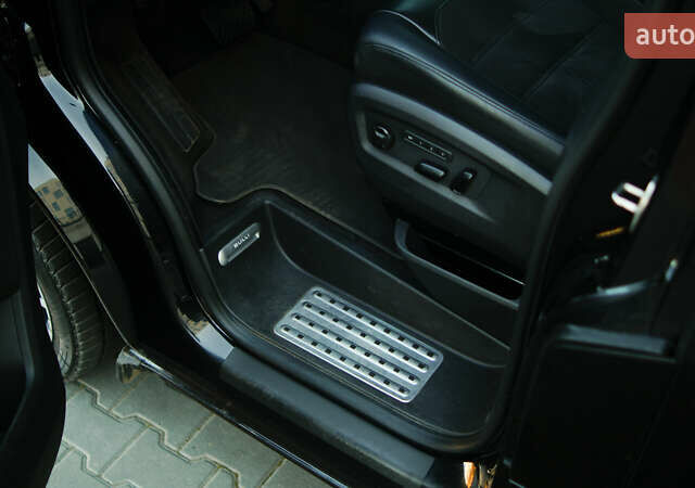 Чорний Фольксваген Мультиван, об'ємом двигуна 2 л та пробігом 265 тис. км за 45000 $, фото 24 на Automoto.ua