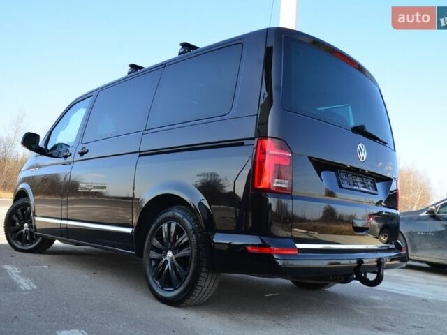 Чорний Фольксваген Мультиван, об'ємом двигуна 2 л та пробігом 216 тис. км за 41555 $, фото 26 на Automoto.ua