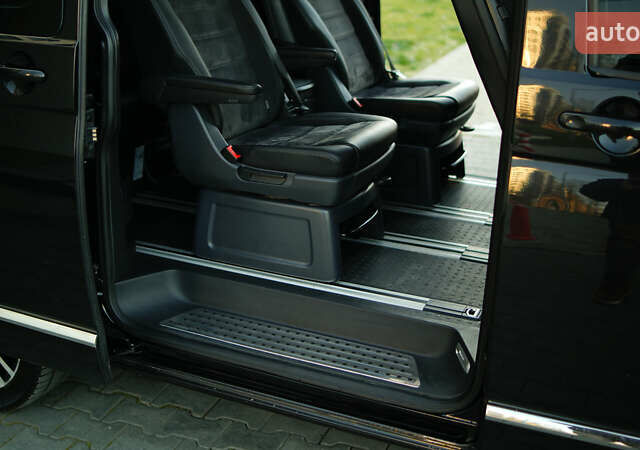 Чорний Фольксваген Мультиван, об'ємом двигуна 2 л та пробігом 265 тис. км за 45000 $, фото 41 на Automoto.ua