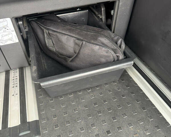 Черный Фольксваген Мультиван, объемом двигателя 1.97 л и пробегом 222 тыс. км за 37000 $, фото 8 на Automoto.ua