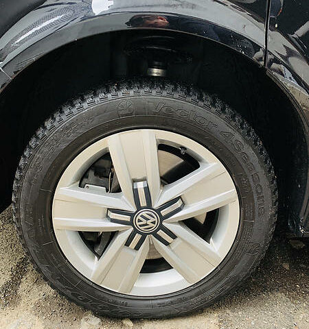 Чорний Фольксваген Мультиван, об'ємом двигуна 2 л та пробігом 152 тис. км за 45500 $, фото 11 на Automoto.ua