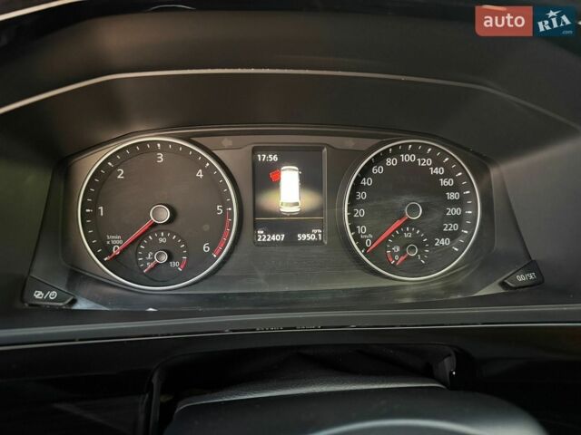 Чорний Фольксваген Мультиван, об'ємом двигуна 1.97 л та пробігом 220 тис. км за 35700 $, фото 17 на Automoto.ua
