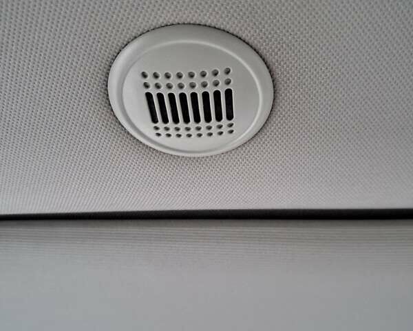 Черный Фольксваген Мультиван, объемом двигателя 2 л и пробегом 158 тыс. км за 42000 $, фото 23 на Automoto.ua