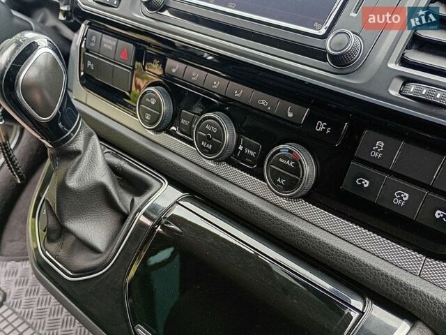 Черный Фольксваген Мультиван, объемом двигателя 1.97 л и пробегом 220 тыс. км за 36000 $, фото 23 на Automoto.ua