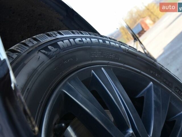 Чорний Фольксваген Мультиван, об'ємом двигуна 2 л та пробігом 216 тис. км за 41555 $, фото 4 на Automoto.ua