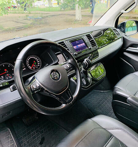 Чорний Фольксваген Мультиван, об'ємом двигуна 2 л та пробігом 152 тис. км за 45500 $, фото 6 на Automoto.ua