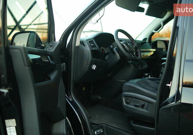 Чорний Фольксваген Мультиван, об'ємом двигуна 2 л та пробігом 265 тис. км за 45000 $, фото 26 на Automoto.ua