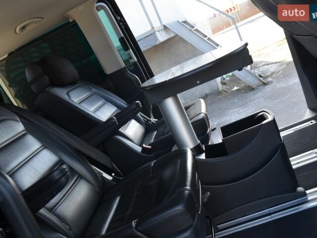 Чорний Фольксваген Мультиван, об'ємом двигуна 2 л та пробігом 216 тис. км за 41555 $, фото 54 на Automoto.ua