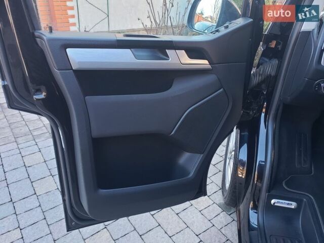 Черный Фольксваген Мультиван, объемом двигателя 2 л и пробегом 255 тыс. км за 34500 $, фото 53 на Automoto.ua