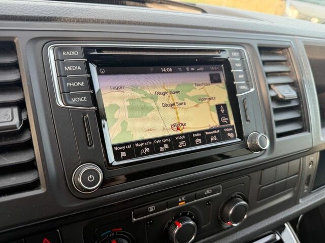 Черный Фольксваген Мультиван, объемом двигателя 2 л и пробегом 213 тыс. км за 11890 $, фото 4 на Automoto.ua