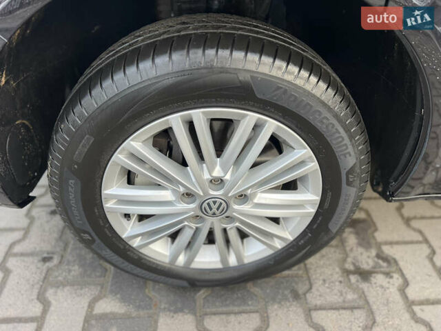 Черный Фольксваген Мультиван, объемом двигателя 2 л и пробегом 270 тыс. км за 31999 $, фото 6 на Automoto.ua