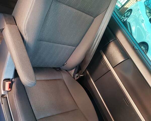 Черный Фольксваген Мультиван, объемом двигателя 2 л и пробегом 255 тыс. км за 34500 $, фото 79 на Automoto.ua