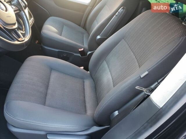 Черный Фольксваген Мультиван, объемом двигателя 2 л и пробегом 255 тыс. км за 34500 $, фото 56 на Automoto.ua