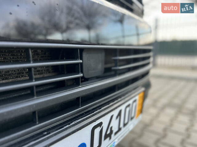 Черный Фольксваген Мультиван, объемом двигателя 2 л и пробегом 270 тыс. км за 31999 $, фото 12 на Automoto.ua