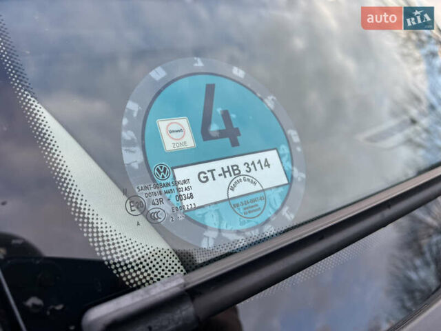 Черный Фольксваген Мультиван, объемом двигателя 2 л и пробегом 270 тыс. км за 31999 $, фото 38 на Automoto.ua