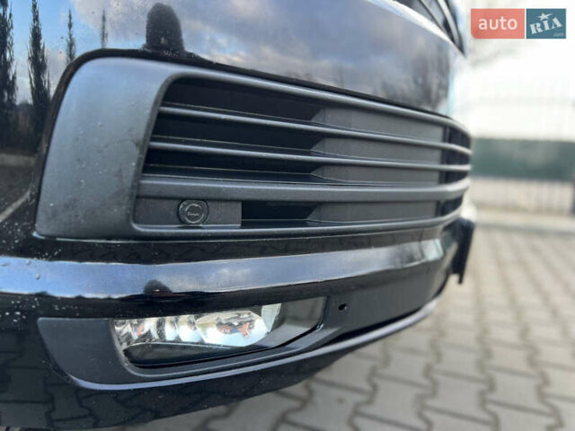 Черный Фольксваген Мультиван, объемом двигателя 2 л и пробегом 270 тыс. км за 31999 $, фото 11 на Automoto.ua