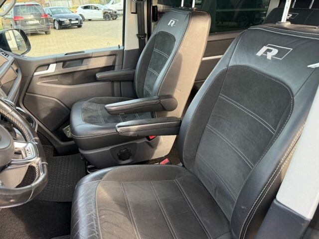 Черный Фольксваген Мультиван, объемом двигателя 2 л и пробегом 213 тыс. км за 11890 $, фото 3 на Automoto.ua