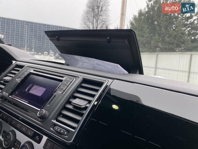 Черный Фольксваген Мультиван, объемом двигателя 2 л и пробегом 223 тыс. км за 37000 $, фото 19 на Automoto.ua