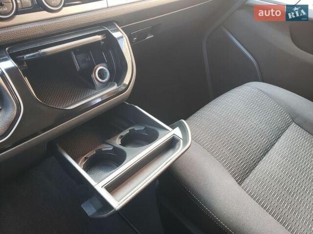 Черный Фольксваген Мультиван, объемом двигателя 2 л и пробегом 255 тыс. км за 34500 $, фото 66 на Automoto.ua