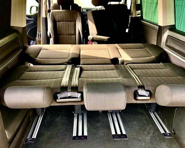 Черный Фольксваген Мультиван, объемом двигателя 2 л и пробегом 243 тыс. км за 24900 $, фото 5 на Automoto.ua