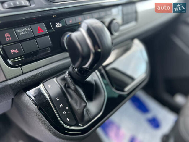 Черный Фольксваген Мультиван, объемом двигателя 2 л и пробегом 270 тыс. км за 31999 $, фото 31 на Automoto.ua