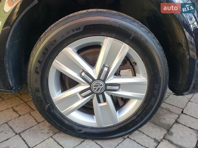 Черный Фольксваген Мультиван, объемом двигателя 2 л и пробегом 255 тыс. км за 34500 $, фото 90 на Automoto.ua