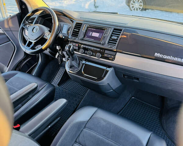 Чорний Фольксваген Мультиван, об'ємом двигуна 2 л та пробігом 105 тис. км за 38500 $, фото 26 на Automoto.ua