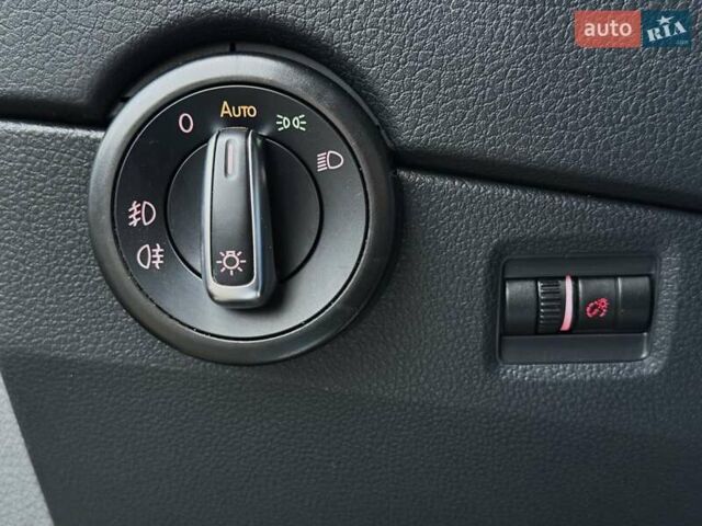 Черный Фольксваген Мультиван, объемом двигателя 1.97 л и пробегом 300 тыс. км за 32499 $, фото 38 на Automoto.ua