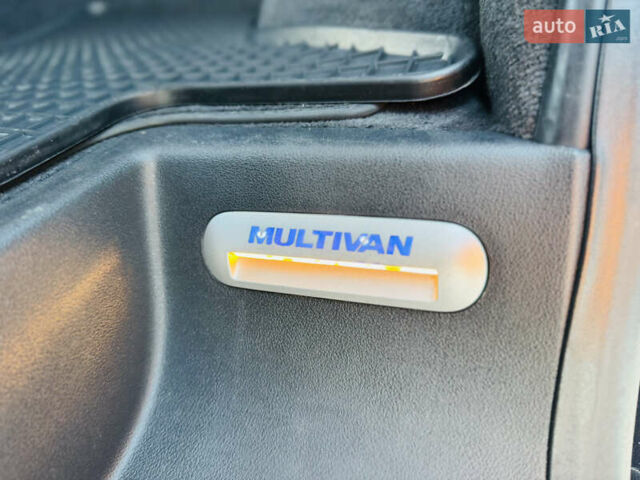 Чорний Фольксваген Мультиван, об'ємом двигуна 2 л та пробігом 105 тис. км за 38500 $, фото 29 на Automoto.ua