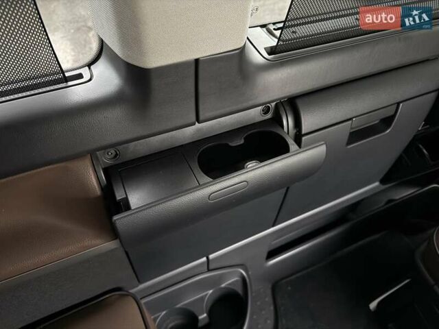 Черный Фольксваген Мультиван, объемом двигателя 1.97 л и пробегом 300 тыс. км за 32499 $, фото 33 на Automoto.ua