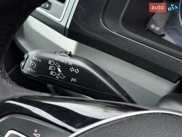 Черный Фольксваген Мультиван, объемом двигателя 1.97 л и пробегом 300 тыс. км за 32499 $, фото 43 на Automoto.ua