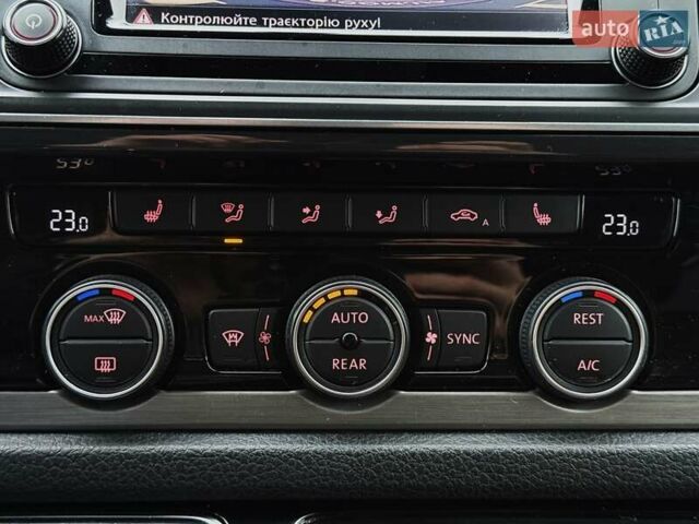 Черный Фольксваген Мультиван, объемом двигателя 1.97 л и пробегом 300 тыс. км за 32499 $, фото 40 на Automoto.ua