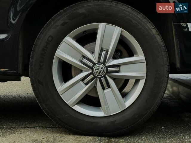 Черный Фольксваген Мультиван, объемом двигателя 1.97 л и пробегом 300 тыс. км за 32499 $, фото 14 на Automoto.ua