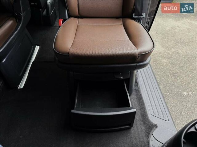 Черный Фольксваген Мультиван, объемом двигателя 1.97 л и пробегом 300 тыс. км за 32499 $, фото 30 на Automoto.ua