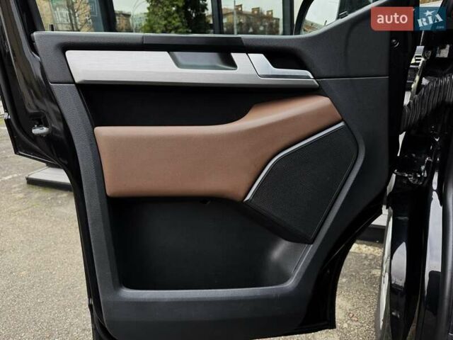 Черный Фольксваген Мультиван, объемом двигателя 1.97 л и пробегом 300 тыс. км за 32499 $, фото 22 на Automoto.ua