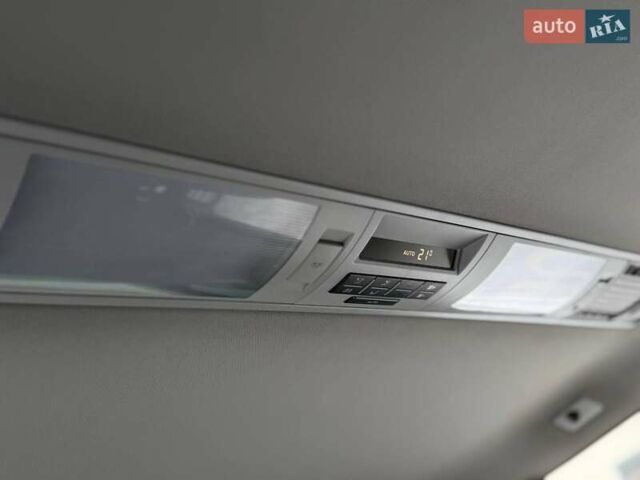 Черный Фольксваген Мультиван, объемом двигателя 2 л и пробегом 135 тыс. км за 43500 $, фото 20 на Automoto.ua