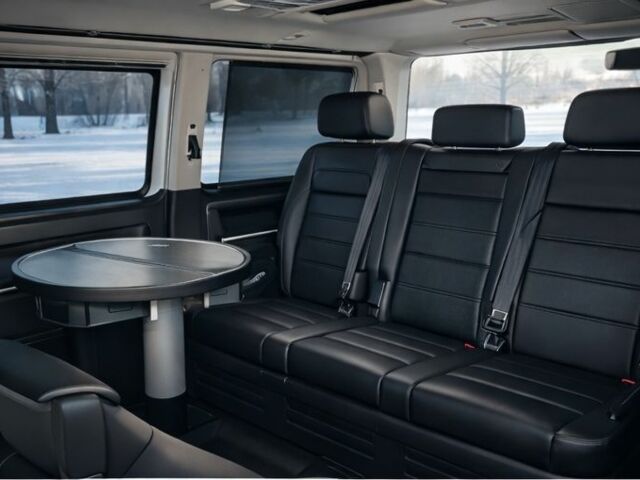 Чорний Фольксваген Мультиван, об'ємом двигуна 2 л та пробігом 246 тис. км за 39000 $, фото 5 на Automoto.ua