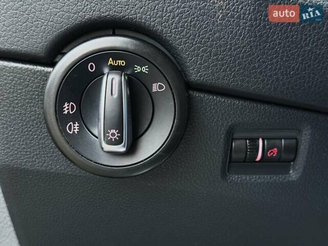 Черный Фольксваген Мультиван, объемом двигателя 1.97 л и пробегом 300 тыс. км за 32499 $, фото 37 на Automoto.ua