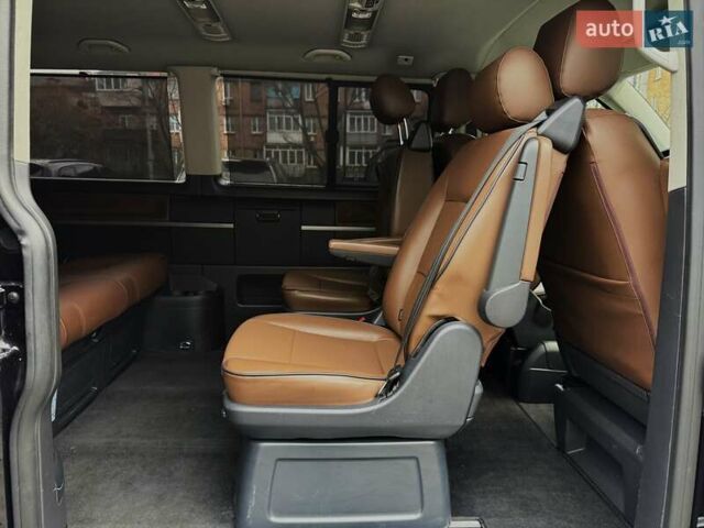 Черный Фольксваген Мультиван, объемом двигателя 1.97 л и пробегом 300 тыс. км за 32499 $, фото 27 на Automoto.ua