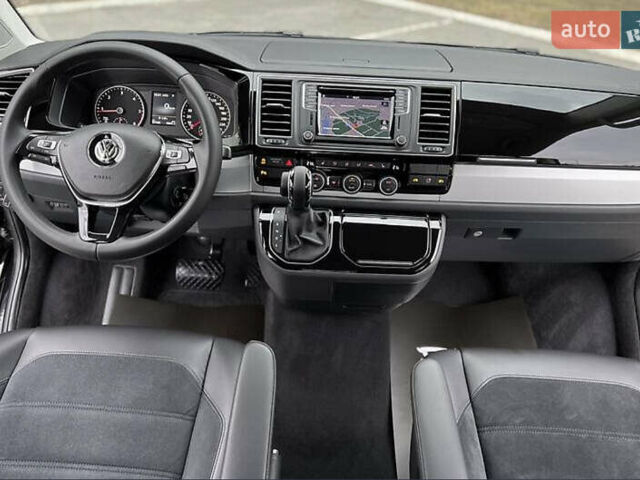 Черный Фольксваген Мультиван, объемом двигателя 2 л и пробегом 104 тыс. км за 50000 $, фото 23 на Automoto.ua