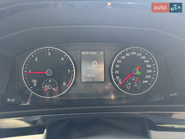 Черный Фольксваген Мультиван, объемом двигателя 2 л и пробегом 104 тыс. км за 50000 $, фото 4 на Automoto.ua